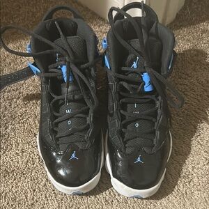 EUC Girls Black and Blue Jordan Shoes